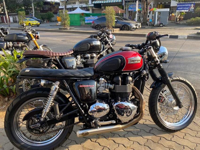 Triumph Bonneville  6