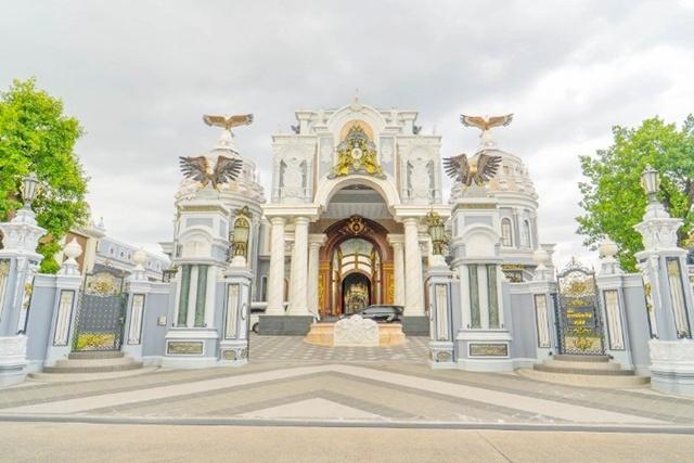 14นาที จากเซนทรัลปิ่นเกล้า ขายคฤหาสน์หรู 3ชั้น รวมชั้นใต้ดินจอดรถ super car 20คัน 2ไร่ 72ตรว. เต็มพื้นที่ ถ.อักษะ พุทธมณ 6