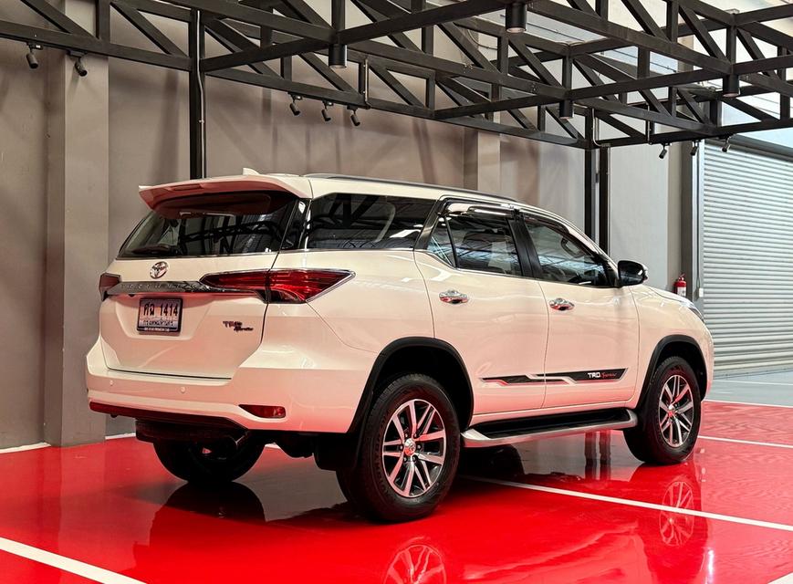 2020 TOYOTA FORTUNER 2.4V รถมือเดียวออกป้ายแดง รถวิ่งน้อย ประวัติศูนย์ครบ ไม่เคยมีอุบัติเหตุครับ