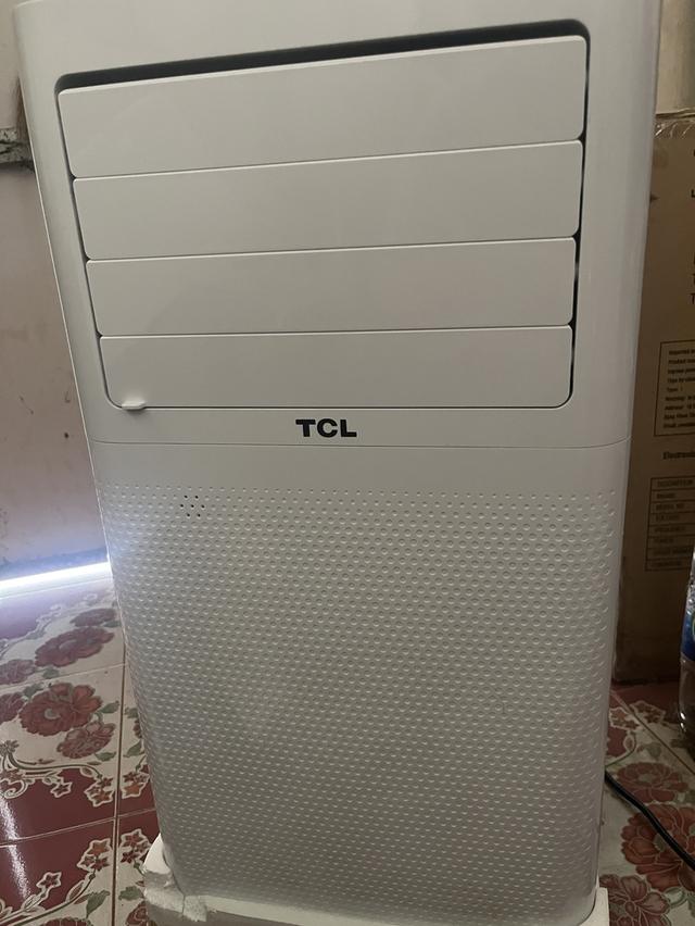 แอร์เคลื่อนที่ 12000 BTU แบรนด์ TCL มือสอง ใช้งานแค่ 2 เดือน