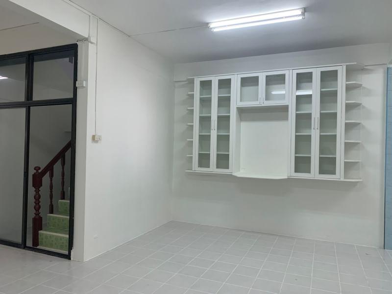 ขาย :ทาวน์เฮาส์ 2 ชั้น , เนื้อที่ 35 ตรว. หมู่บ้านพิพรพงษ์ 2 ถนนวิภาวดีรังสิต 84  14