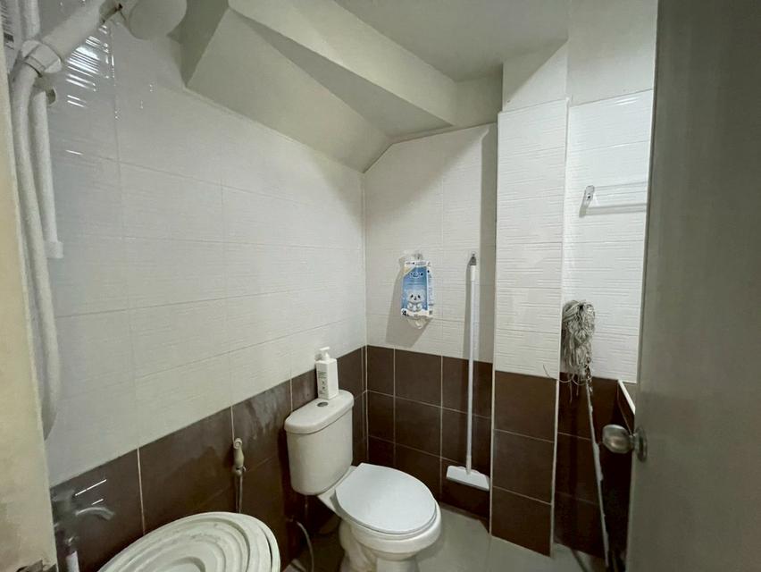 หมู่บ้านสุขสำราญ ลีฟวิ่ง (ประชาอุทิศ 90) ถนน รพช.ประชาอุทิศ ต.คลองบ้านสวน อ.พระสมุทรเจดีย์ จ.สมุทรปราการ 12