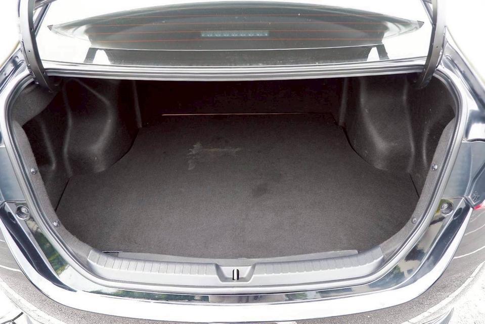 รหัสรถ QT1211 Toyota Yaris ativ 1.2 E สีดำ ปี 2018 19