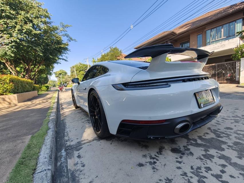 Purche 911 carrera4 GTS 6