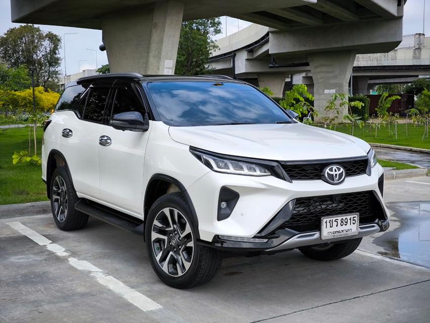 Toyota Fortuner 2.4 Legender 2WD 2021