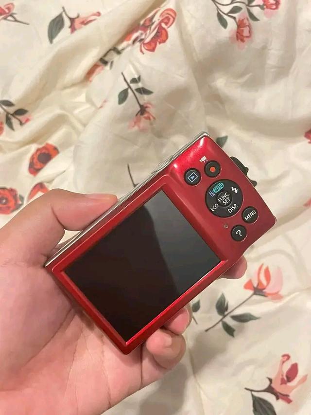 กล้องสีแดงสวยๆจาก Canon 3