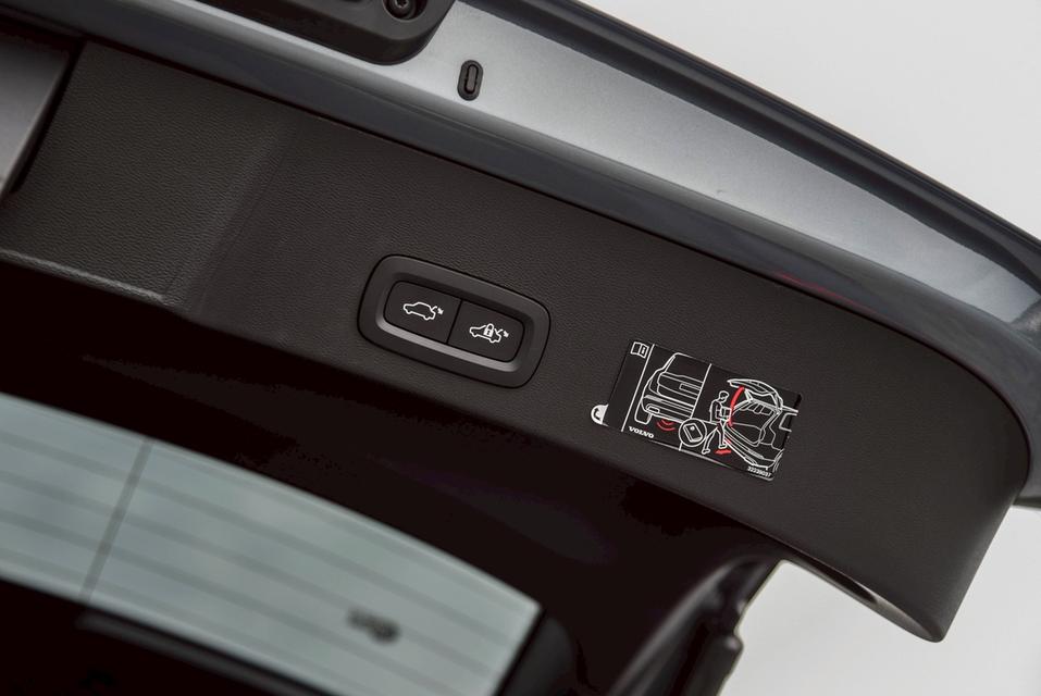 รหัสรถ CBL228 VOLVO XC40 Recharge T5 Inscription AT 2023 6