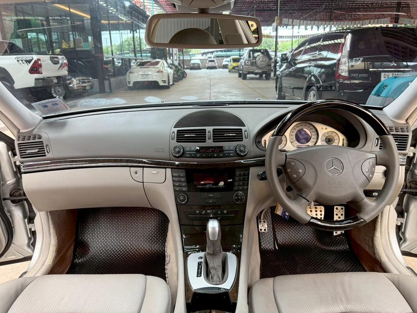 Mercedes-Benz E240 2.6 Avantgarde ปี2003รถบ้านแท้ สวยสภาพดี ออพชั่นจัดเต็ม พร้อมใช้งาน 6
