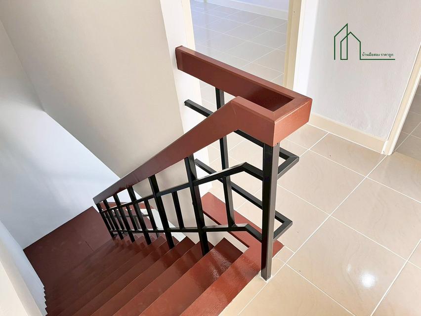 ทาวน์เฮ้าส์ 2 ชั้น หมู่บ้านชายคลอง รีโนเวทพร้อมอยู่ 10