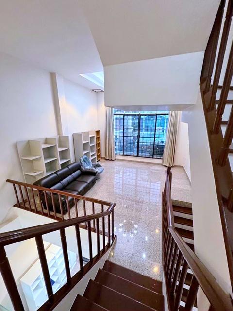 ให้เช่าทาวน์โฮม 3 ชั้น หลังมุม 26ตร.วา. 306ตร.ม. MRTโชคชัย4 1.26กม. เฟอร์นิเจอร์ Built-in ทั้งหลัง รร.นานาชาติโอ๊คเบอรี