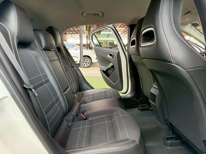 MERCEDES-BENZ GLA200 1.6 Urban ปี 2015 รูปที่ 12