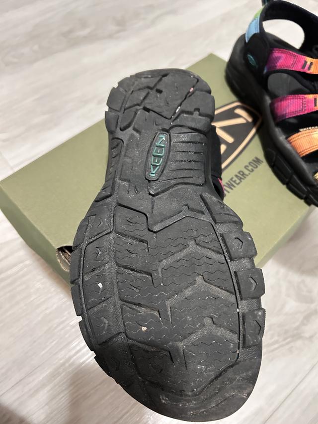 รองเท้าKEEN Newsport retro รูปที่ 6
