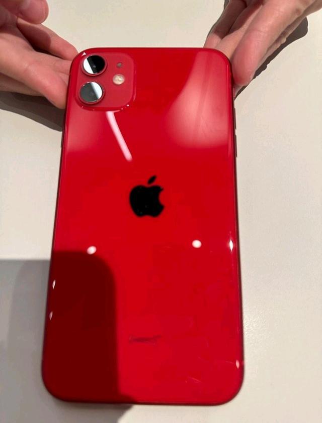 ไอโฟน 11 สีแดง 2