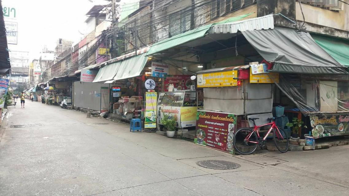 ขายที่ดินมีสิ่งปลูกสร้าง 3-0-29 ไร่ (ผังสีแดง) ติด ถ.รามคำแหง ห่างรถไฟฟ้าMRT สถานีรามคำแหง 400 เมตร เขตบางกะปิ กรุงเทพๆ 3