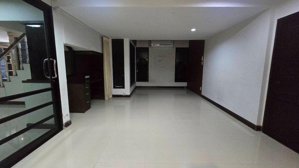 ขายบ้านเดี่ยว 2 ชั้น ซ.ลาดพร้าววังหิน 66 ทำเลดี เดินทางสะดวก ใกล้ MRT สถานีลาดพร้าว 6