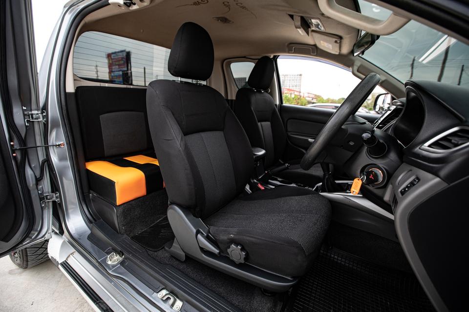 #MITSUBISHI #TRITON 2.5 GL ดีเซล MEGA CAB ปี 2017 สีเทา ไมล์แท้ 84,000 km. 11