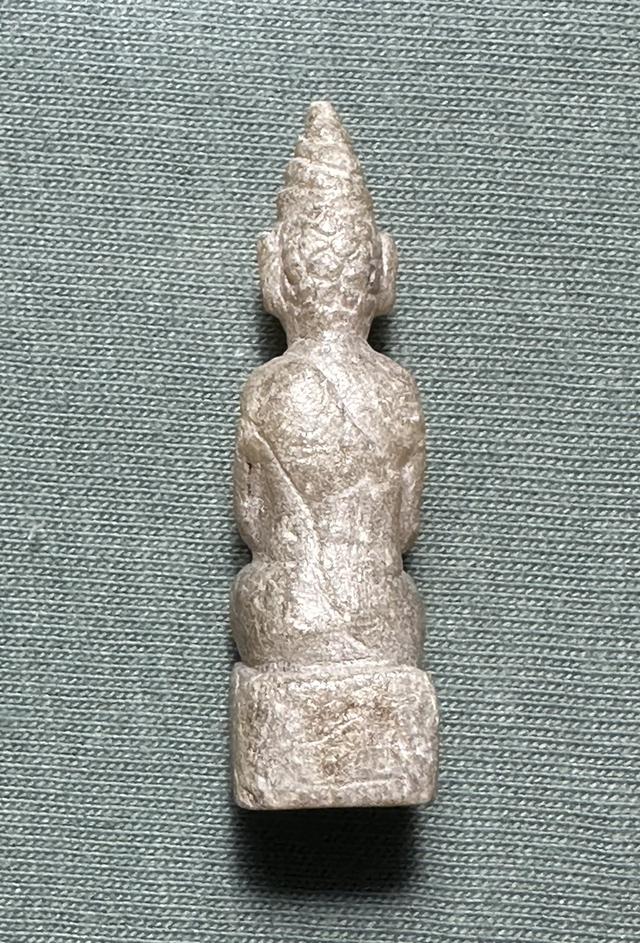 พระหินจุยเจียแกะ พระเชียงแสนพิมพ์ตุ๊กตา กรุฮอด รูปที่ 2