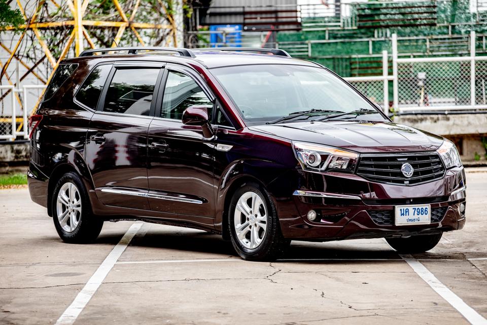 ขาย Ssangyong Stavic 2.0D ปี15