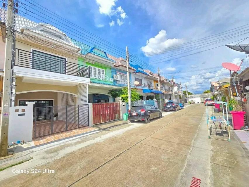 ทาวน์เฮ้าส์ 2 ชั้นตกแต่งใหม่พร้อมอยู่ มีระเบียงด้านหน้าถนนวัดลาดปลาดุก 🪴ชื่อโครงการ : #หมู่บ้านมนวดีพาร์ค 4