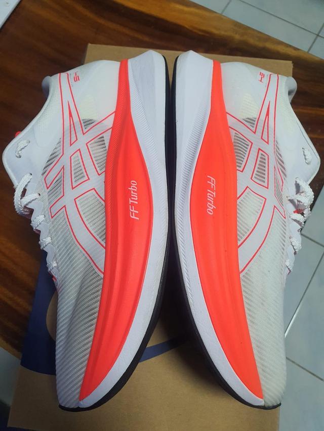 รองเท้าวิ่ง Asics S4 2