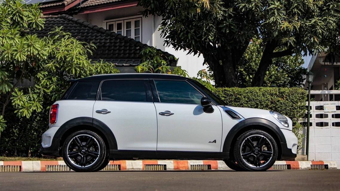 MINI COOPER S 4WD TOP Countryman All 4 ปี 2013 (โฉม ปี10-ปัจจุบัน) เคริ่องยนต์เบนซิน สีขาว - ดำ 5 ประตู ไมล์เพียง 133,877 Km. 4