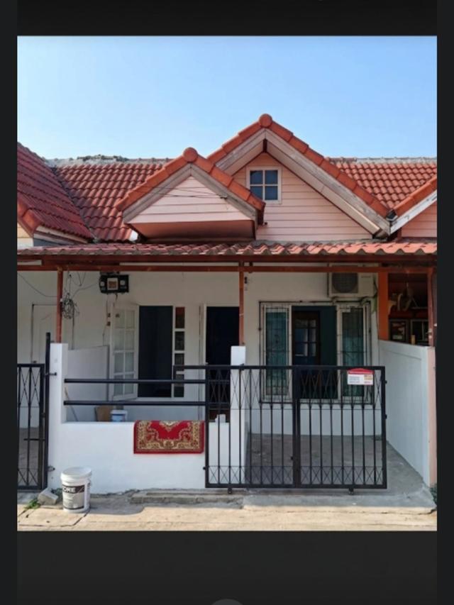 ทาวน์เฮ้าส์ 2 ห้องนอน 1 ห้องน้ำ 1 ห้องรับแขก 1