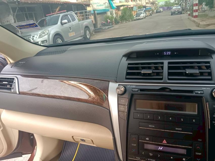 Toyota #Camry 2.0G D4S 2016 MNC เครื่อง D4S เกียร์ ออโต้ มือเดียวป้ายแดง เข้าศูนย์ทุกระยะ สีน้ำตาลรถจริงสวยกว่าในรูป✌(ไมล์166,432โล) 💸เสนอราคาเพีย รูปที่ 19