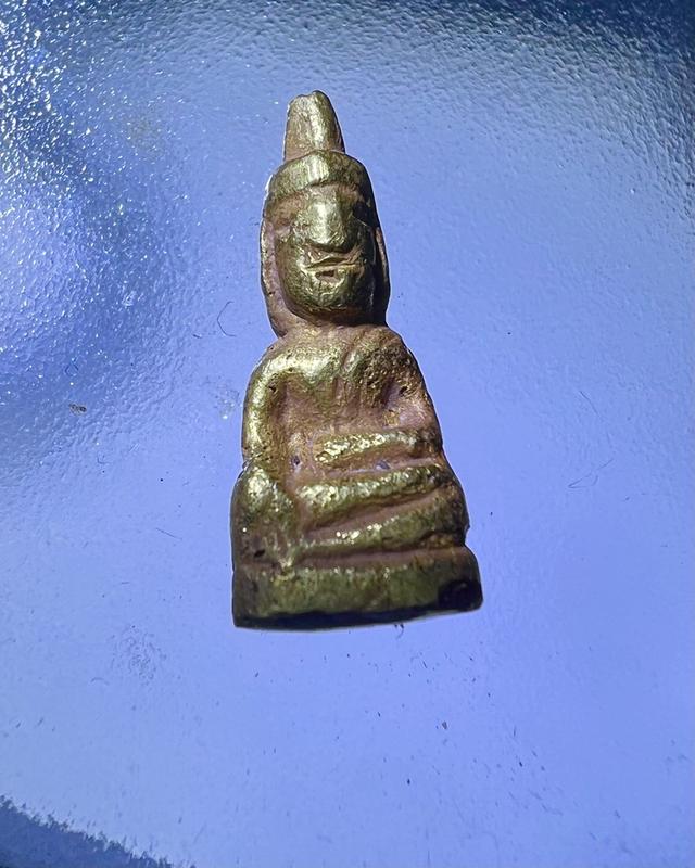 พุทธศิลป์โบราณพระเชียงรุ้งเนื้อทองคำ รูปที่ 4