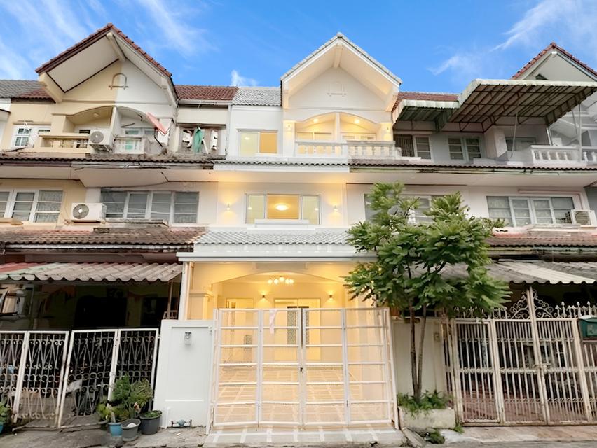 ทาวน์เฮ้าส์ 3 ชั้น 4 นอน 3น้ำ 17 วา ม.พัชรัฐ คู้บอน 27 มีนบุรี ต่อเติมครัว+โรงจอดรถ ใกล้แฟชั่นไอส์แลนด์ รถไฟฟ้าสายสีชมพู แต่งใหม่ พร้อมอยู่ ยื่นกู้ฟรี 1