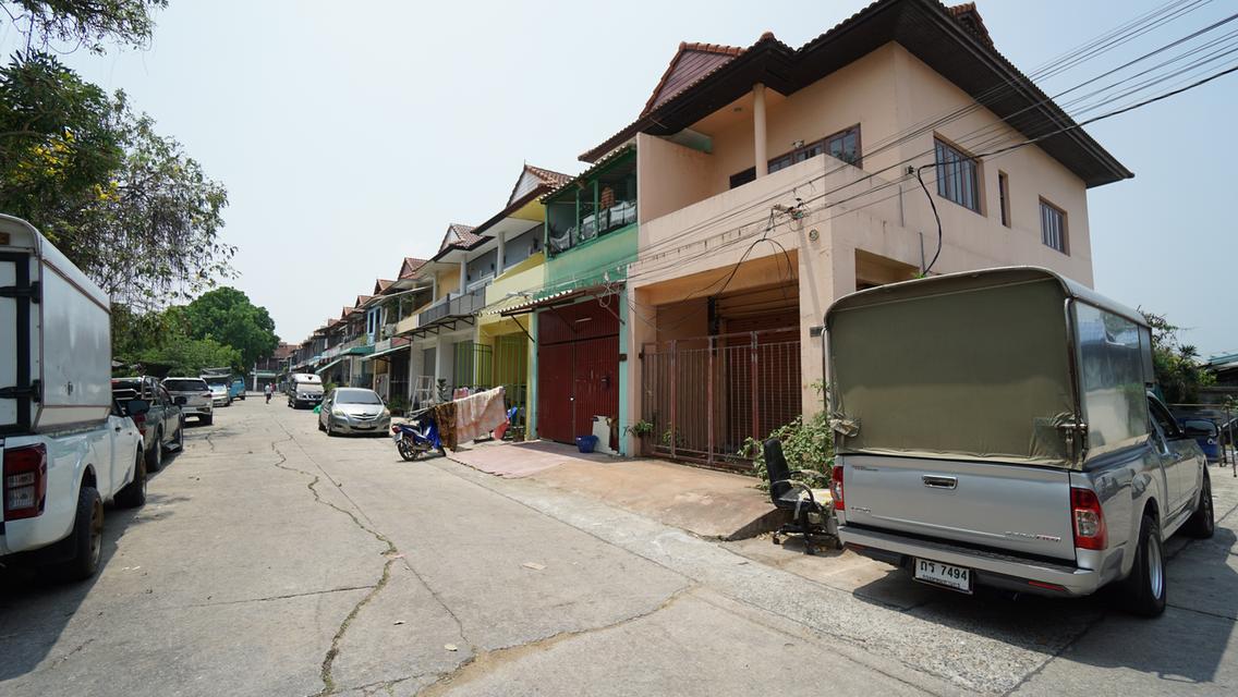 บ้านทาวน์เฮ้าส์ 2 ชั้น