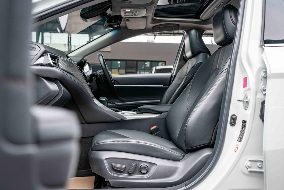 (แจ้งรหัสรถ NP3182)  TOYOTA CAMRY 2.5HV PREMIUM ปีรถ : 2020 รูปที่ 14