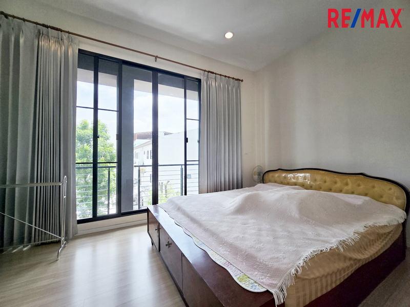 ขายทาวน์โฮม 3 ชั้น บ้านกลางเมือง กัลปพฤกษ์ ใกล้เดอะมอลล์บางแค ซ.ศาลธนบุรี 29/2 กำนันแม้น 16