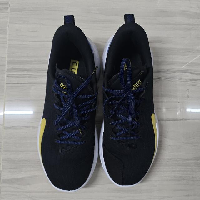 รองเท้าบาส curry12 size 9,42.5eu ใส่เล่นindoor และ outdoorได้ 2