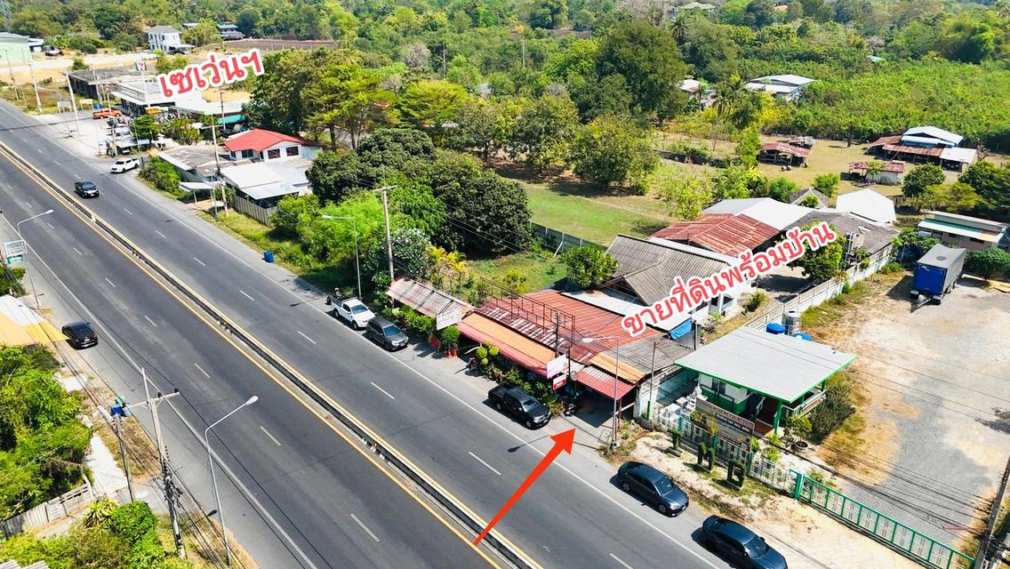 แบ่งขายบ้านพร้อมที่ดินเนื้อที่100ตรว. อยู่ติดถนนสายหลักสี่เลน พระพทธบาท-ท่าเรือ ห่างเซเว่นฯเพียง100ม.  อ.บ้านหมอ จ.สระบุรี สนใจติดต่อสอบถาม0936483890 6