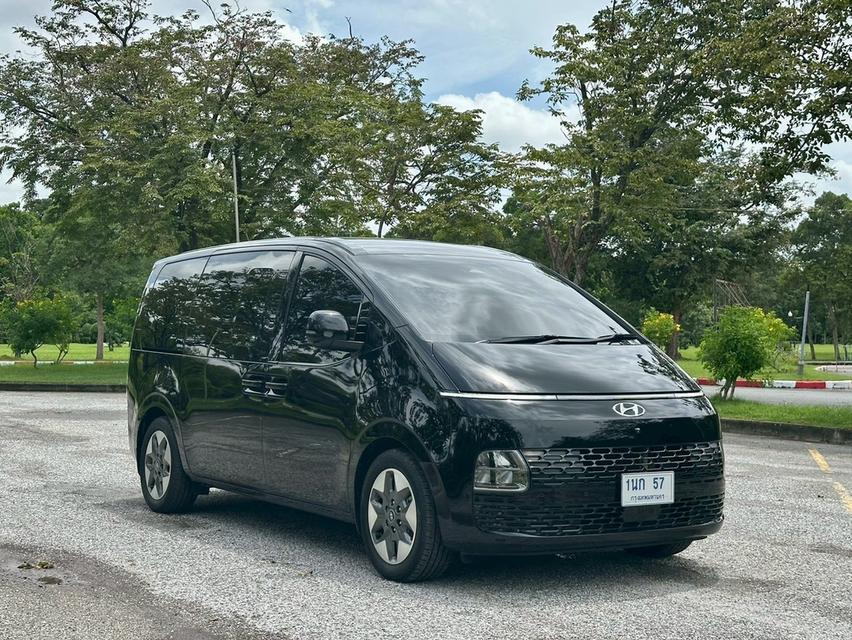 Hyundai Staria 2.2 Diesel SEL 8AT ปี 2022  เลขไมล์ 9x,xxx km. วารันตีศูนย์ยาวๆ 5ปี 7