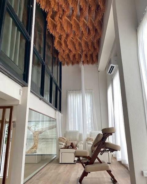 ขายอาคารพาณิชย์ พร้อมผู้เช่า พร้อมลิฟต์ 1 ตัว สุขุมวิท 39 ซอยพร้อมศรี ตกแต่งสวย รับผู้เช่าทันที 2 ปี เหมาะซื้อลงทุน 4