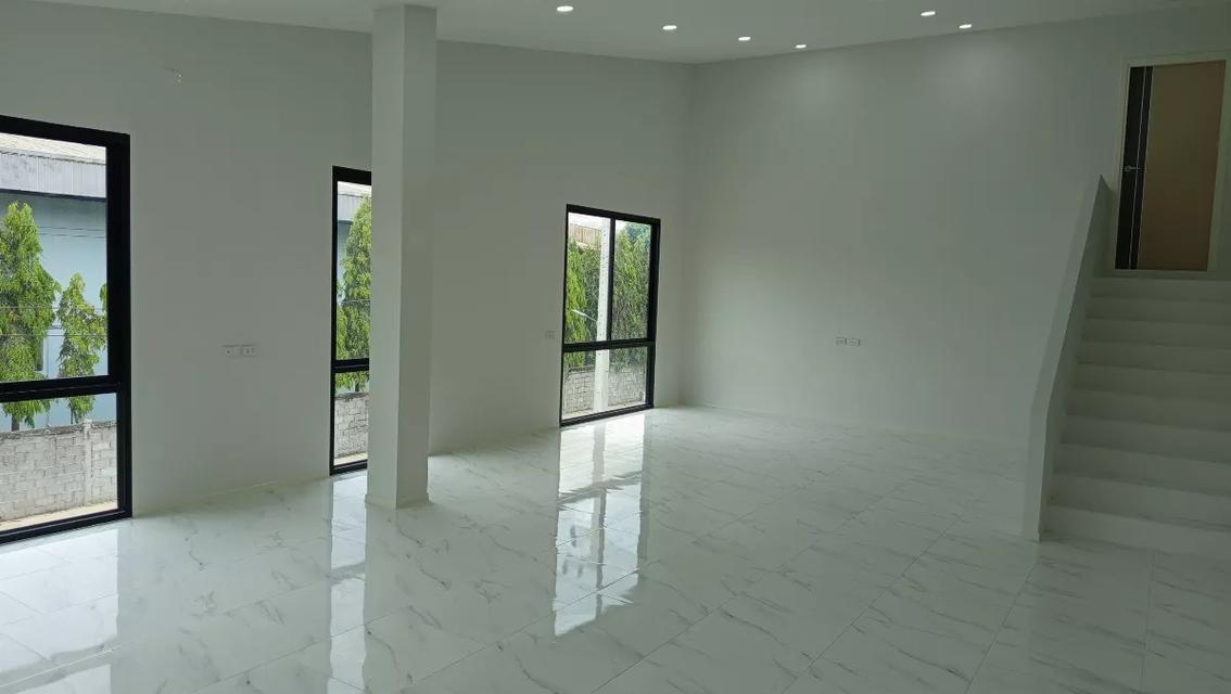 ขายโกดังพร้อมสำนักงาน 3 ชั้น ลำลูกกา ปทุมธานี BRE25399 8
