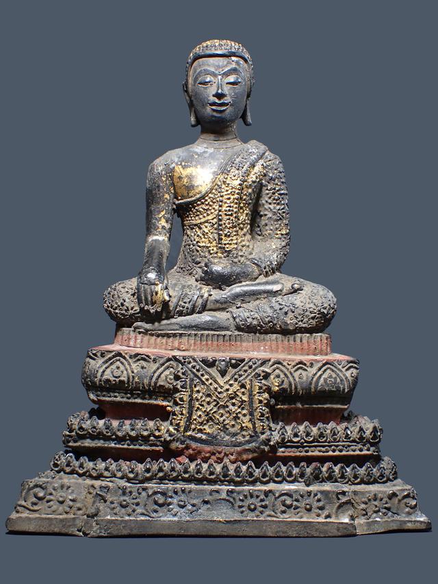 พระพุธปบูชาฐานกว้าง5นิ้วสู้ง6นิัวครับเก่ามาก รูปที่ 8