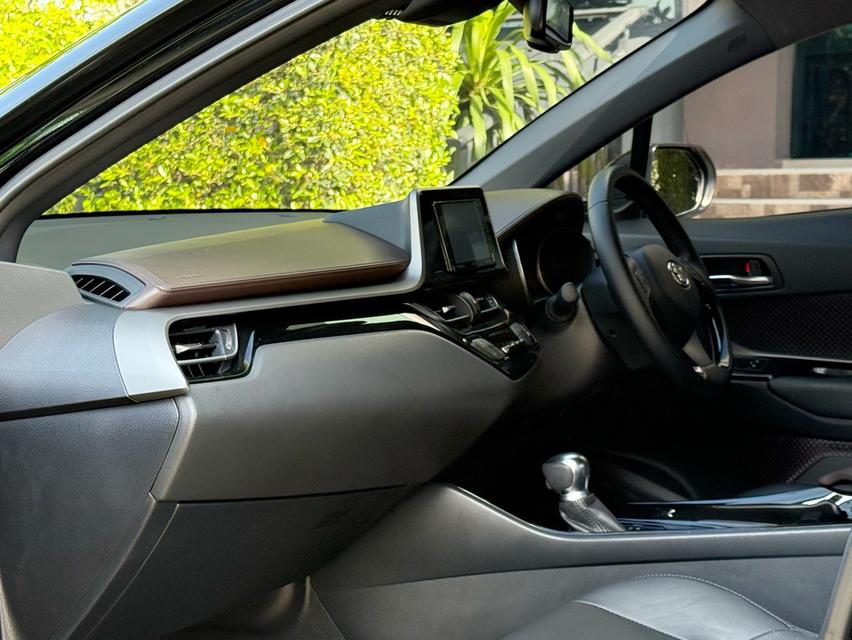 2020 TOYOTA CHR HV HI รถมือเดียวออกป้ายแดง รถวิ่งน้อย เข้าศูนย์ตามระยะ รถไม่เคยมีอุบัติเหตุครับ 11