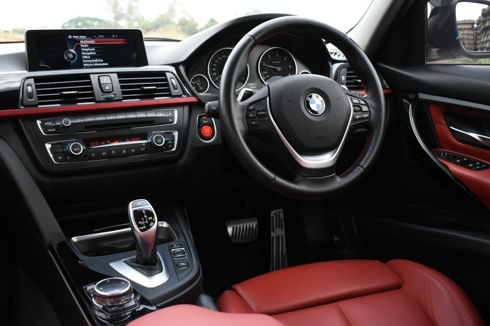 Bmw 320d SPORT 8