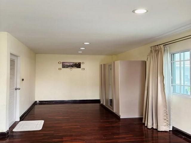 ให้เช่า บ้านเดี่ยว 2 ชั้น ย่านร่มเกล้า หมู่บ้าน นลินวิลล์ 5 ถนนเคหะร่มเกล้า เหมาะอยู่อาศัย 9