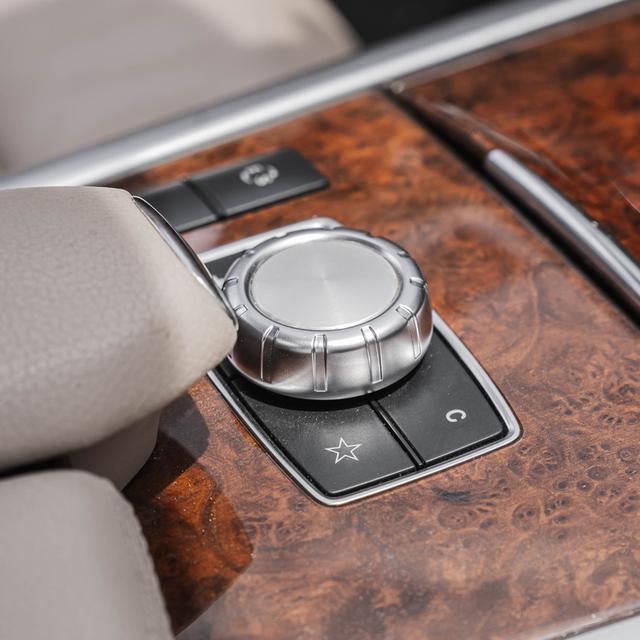 รหัสรถ 67GG9027 Benz E300 Bluetec Hybrid 2014