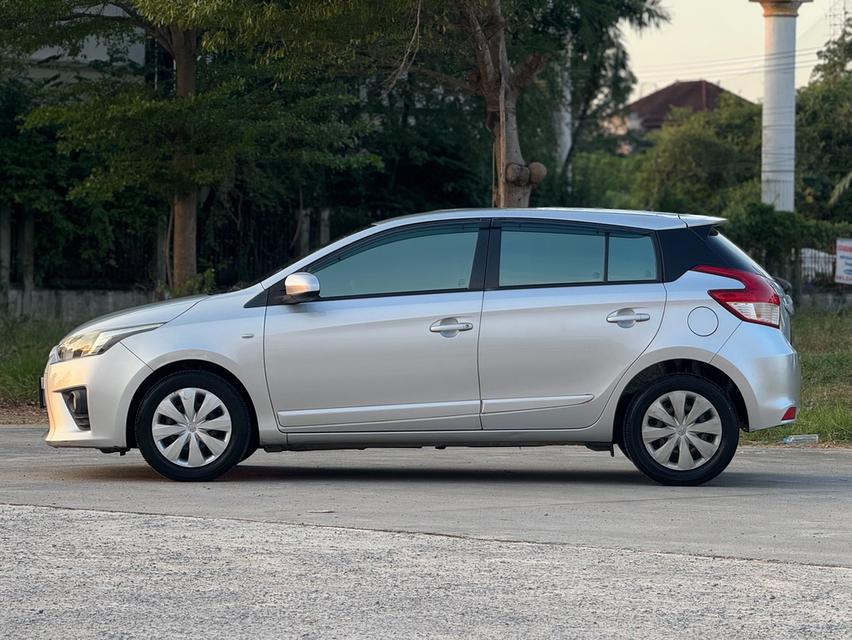 TOYOTA NEW YARIS  1.2E Y 2015 5