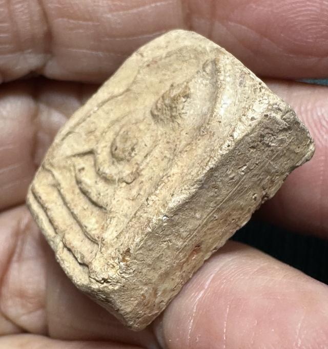 พระเนื้อดินเผาพิมพ์ซุ้มเส้นลวด หลวงพ่อโต วัดโพธิ์ศรีเจริญ สุพรรณบุรี (หลวงพ่อมุ่ยร่วมเสก) รูปที่ 5