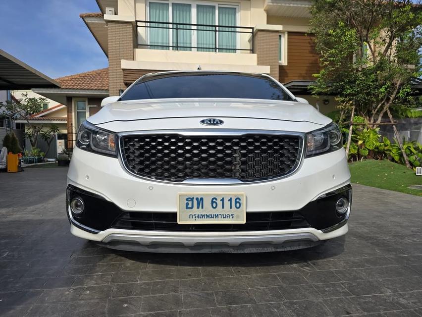 Kia Grand Carnival 2.2 EX สีขาว ปี 2018 3