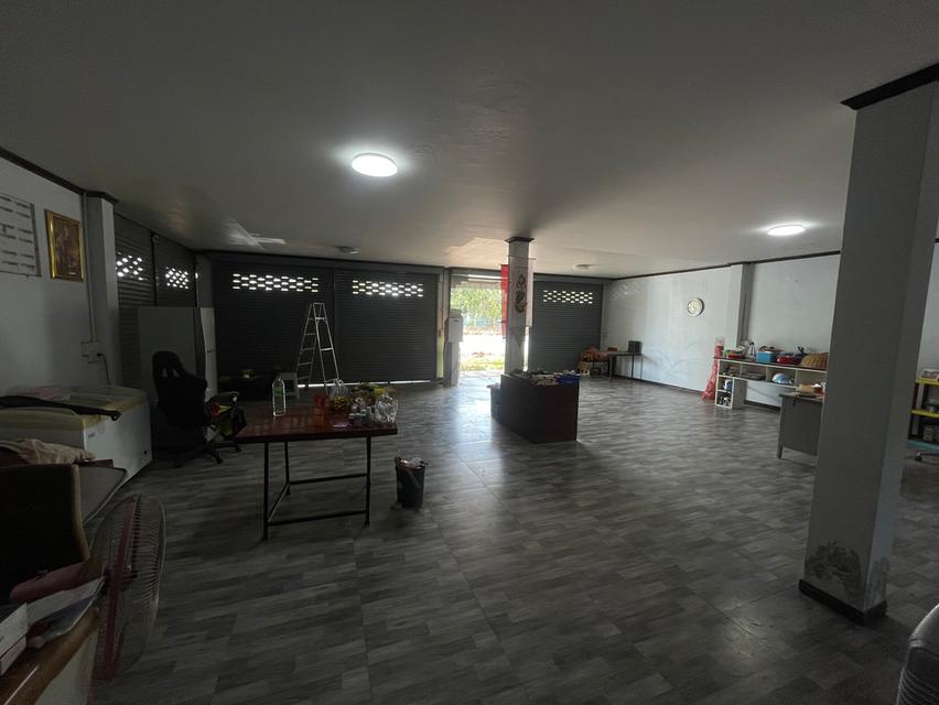 บ้าน 2 หลังติด ในจัตุรัส จังหวัด ชัยภูมิ 6