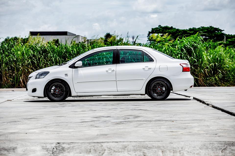 Toyota Vios 1.5E ปี 2010  เกียร์ออโต้ สีขาว   10