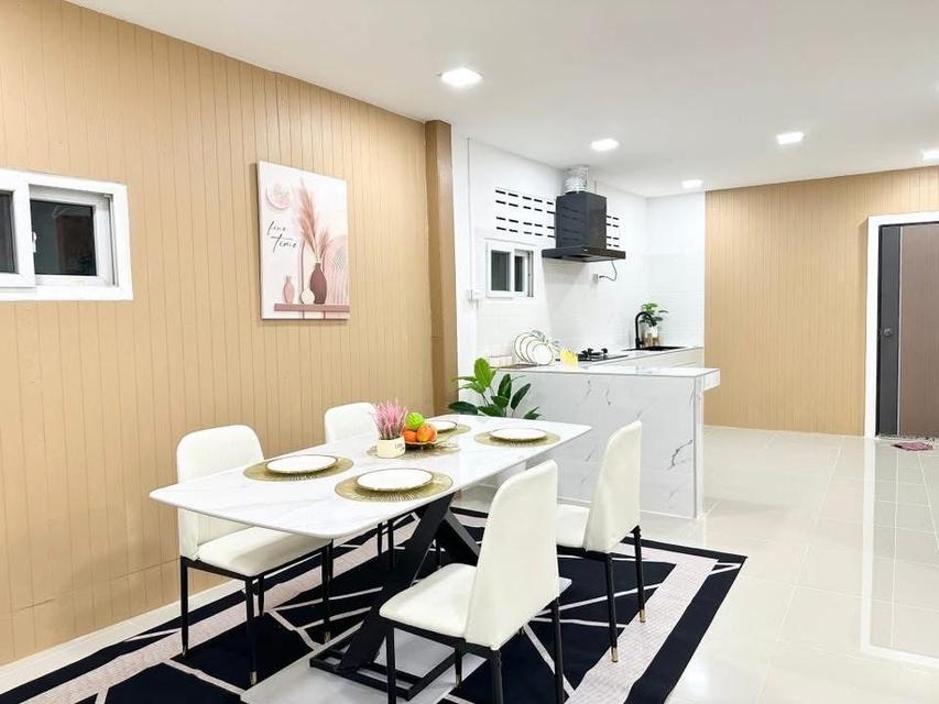 บ้านเดี่ยวพร้อมอยู่-พร้อมปล่อยเช่า ซื้อแล้วรับค่าเช่าได้เลย ทำเลดี 50 ตรว. 4 นอน 3 น้ำ ใกล้ห้างสรรพสินค้า ใกล้โรงเรียน ใกล้โรงพยาบาล ติดถนนเส้นหลัก 5