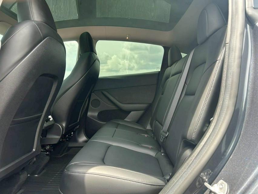 Tesla Model Y Long Range 2023  15