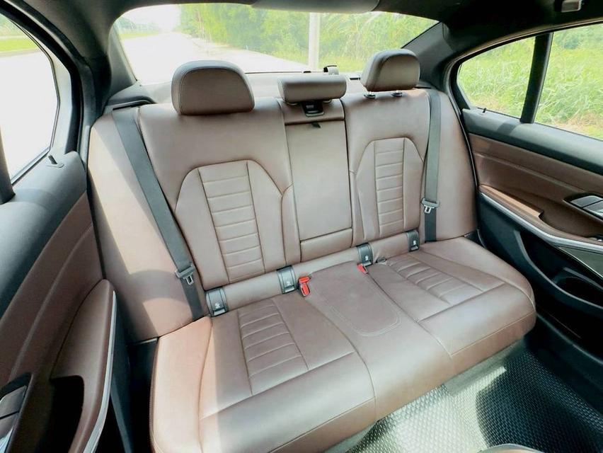 (แจ้งรหัสรถ YO7755) 🚩 BMW 330e M SPORT G20 LCI ปี 2022 จด 2023 รูปที่ 18